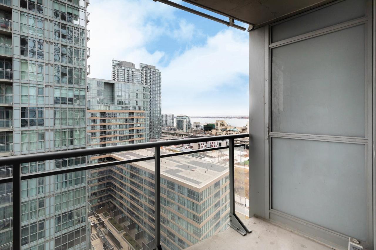 Walk To Rogers, Scotia Arena, Cn Tower Apartment Toronto Exterior photo
