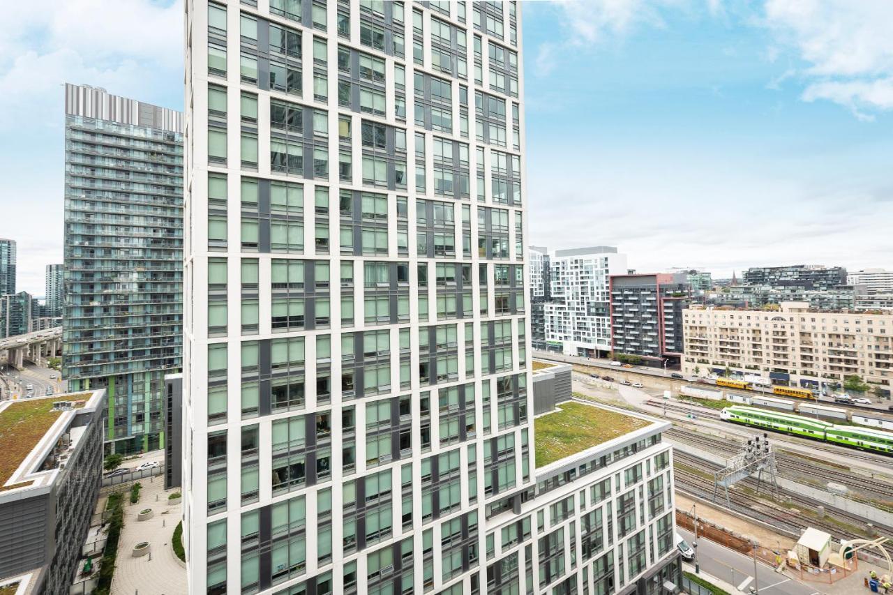 Walk To Rogers, Scotia Arena, Cn Tower Apartment Toronto Exterior photo